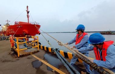 南京港坚决筑牢疫情防控安全线